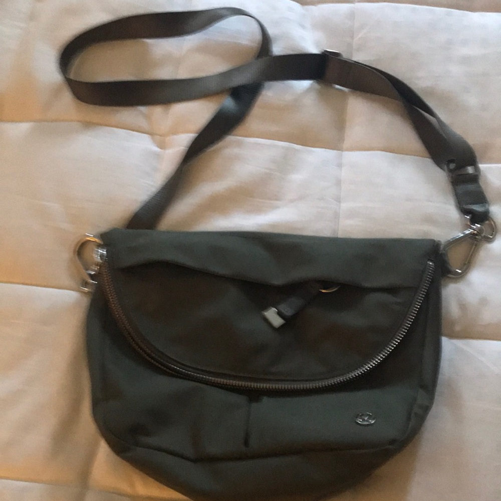 Lululemon all night micro festival bag zip top, green